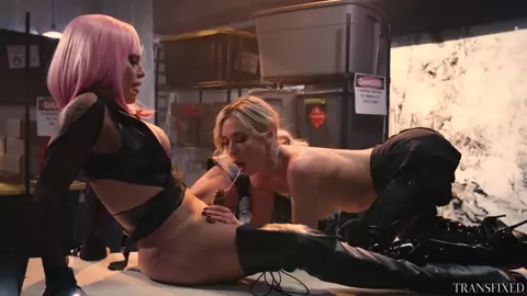 Aiden Ashley & TS Foxxy Hardcore Fuck