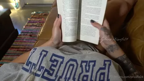 Julia Geltsman Quick Masturbation On The Couch