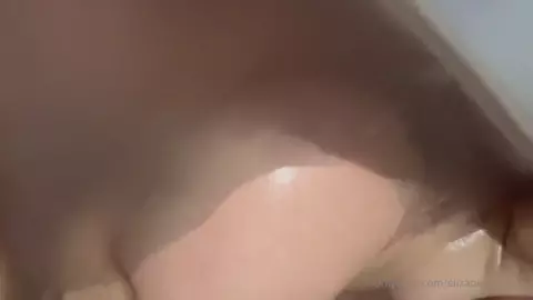 Elizabethstewart Blowjob In The Bathtub