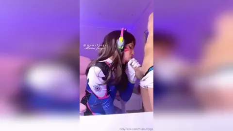 Manufrogs Cosplay Blowjob With Huge Cumshot On Face
