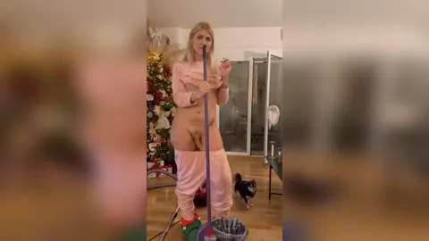 Mia Karolys Merry Christmas With Kinky Striptease