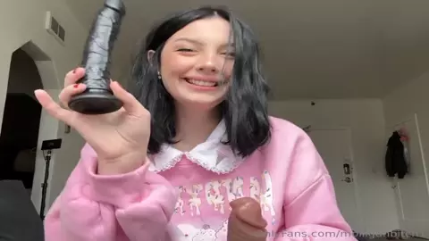 Molliganbitch Blowjob With Big Dildo