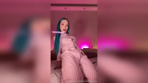 Sandra Lamp Anal Bedtime Training With Big Dildo