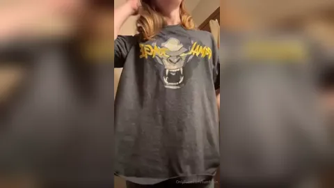 Cumbrain Teasing In Jeans
