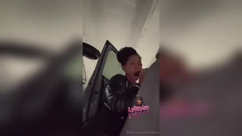 Kendoll Quick Blowjob In The Parking Lot