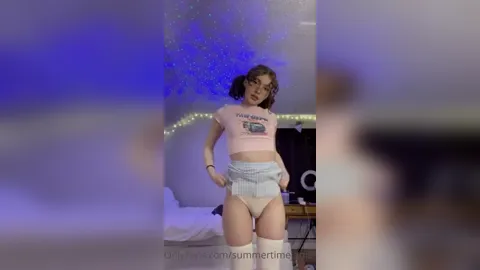 SummerTimeJames - Beautiful Shemale Orgasm on Table