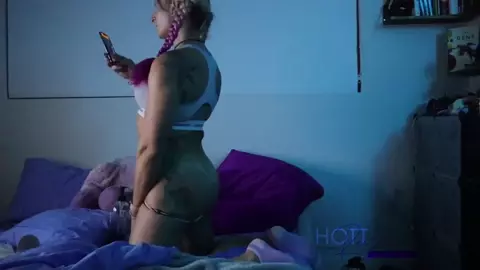 Hottrayne Late Night Masturbation With Sex Toy
