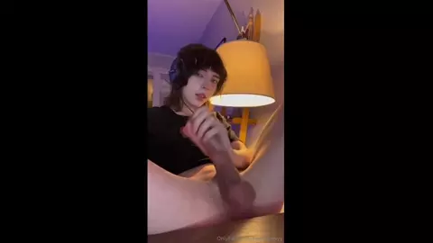 Remigumi Solo Stroking Cumshot